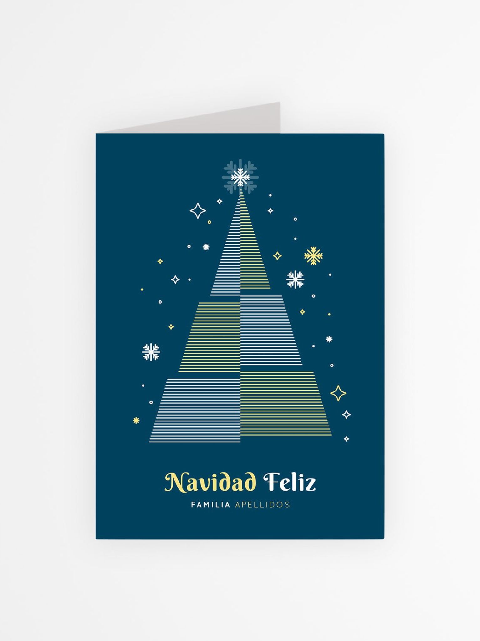 Portada de tarjeta navideña personalizada con árbol geométrico en tonos azules y verdes sobre fondo azul oscuro