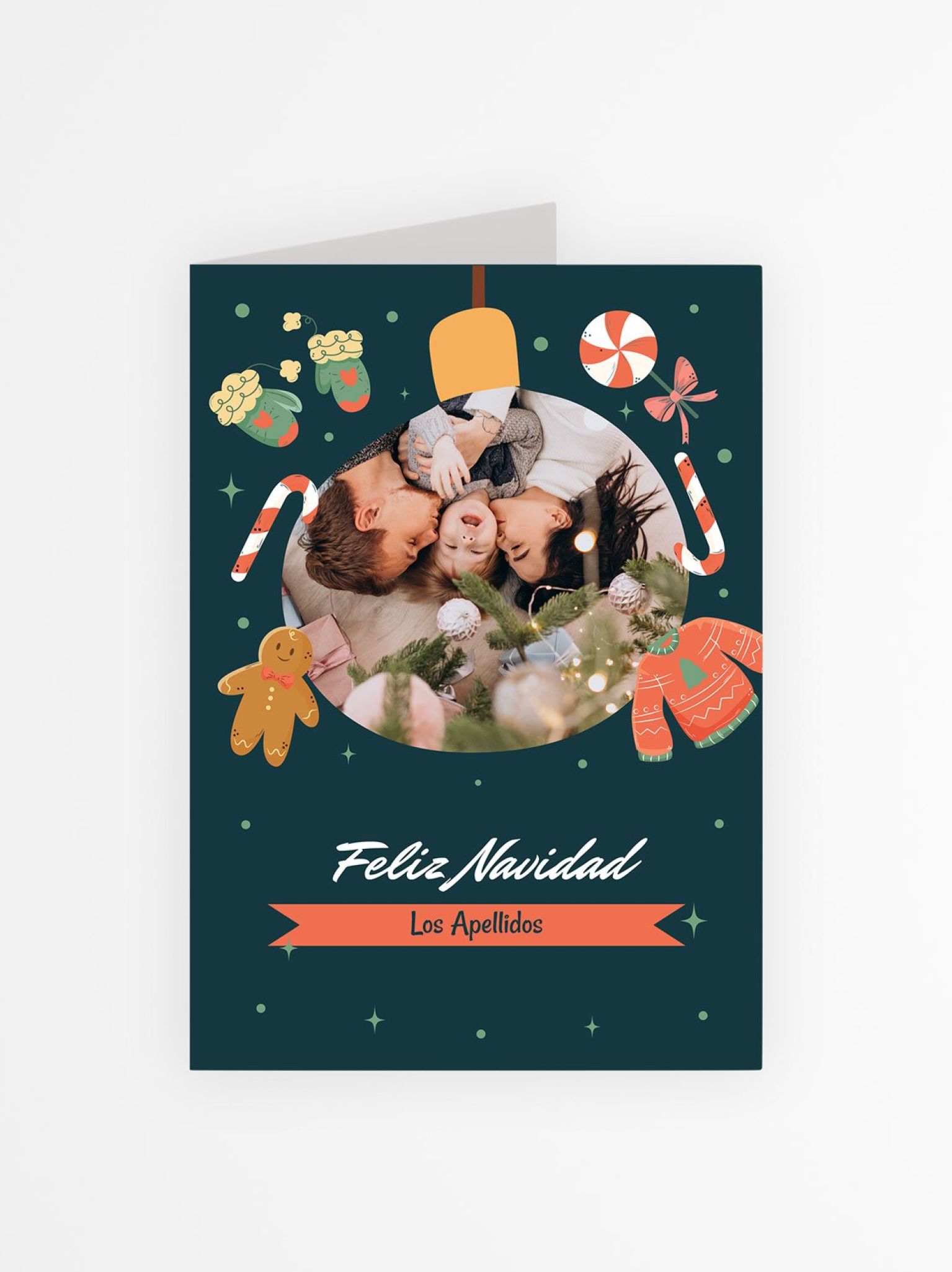 tarjeta navideña personalizable con foto diseño festivo con familia y elementos navideños